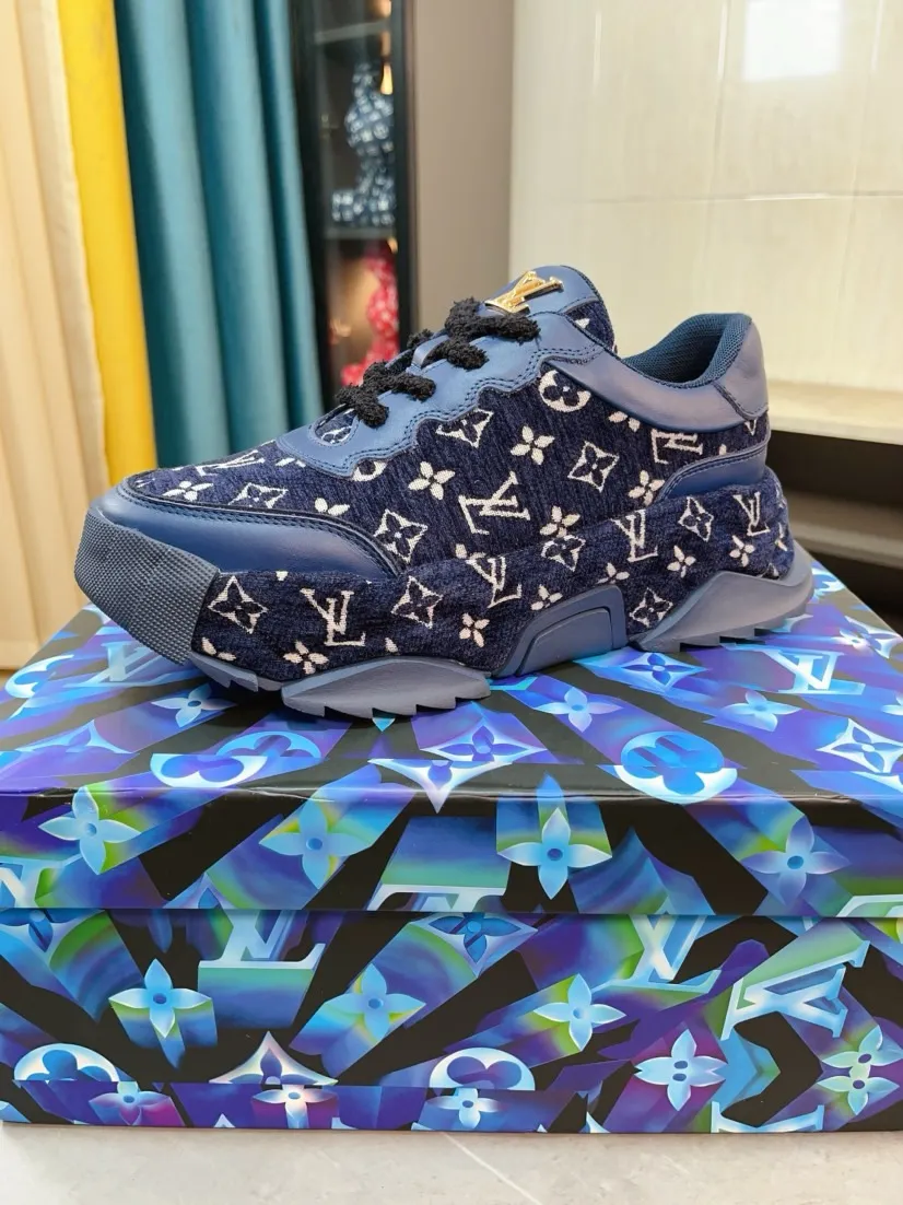 Men's men's shoes 💰580🌸🌸 LV style is novel and fashionable, the upper is made of imported cowhide + LV special materials! Super trendy design! It’s eye-catching! The leather is soft, delicate, shiny and translucent, showing the ultimate in pure handcraftsmanship, and the mesh is soft, comfortable and breathable! Size: 39-44 (38 45 customized)